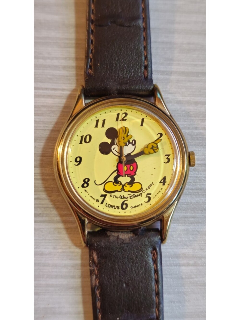 Vintage Lorus Disney Mickey Mouse Quartz Watch hands Gold Tone New Battery
